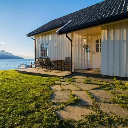 Holiday home Lyngen North Rotsund