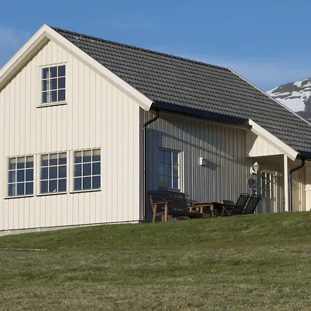 Lyngen North Ferieanlegg *