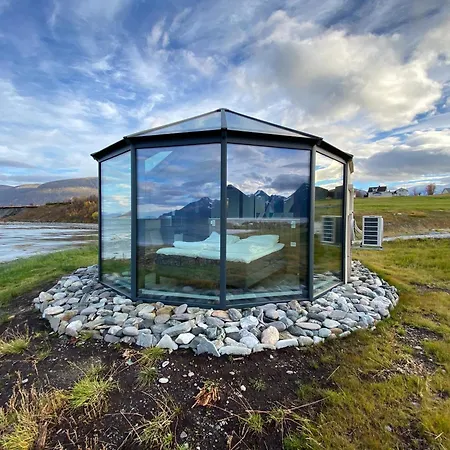 Ferieanlegg Lyngen North Rotsund