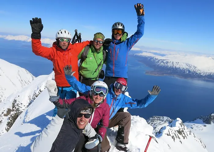 Деревянный коттедж Lyngen North *